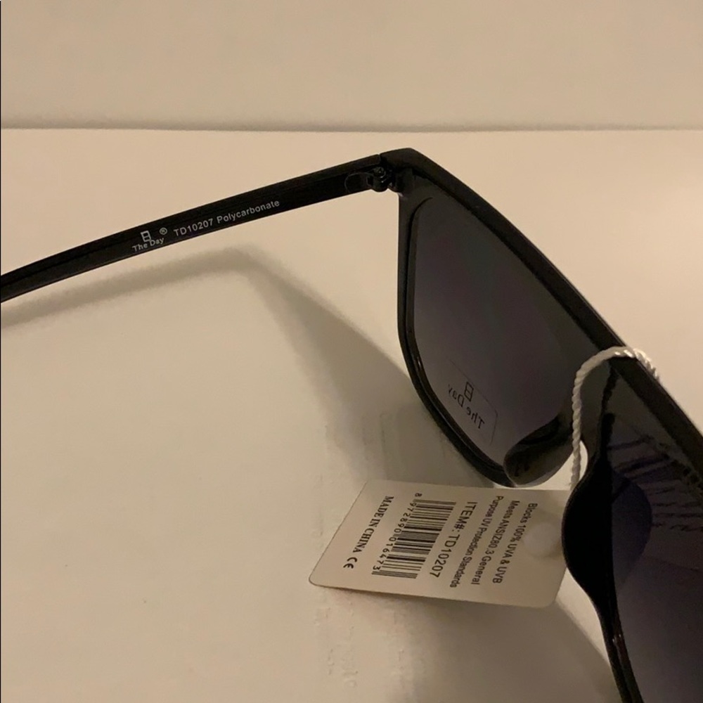 🆕 🆑 SUNGLASSES - Picture 4 of 7